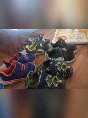 Nike Kids Sneakers in Navy, Lime, Orange and Black